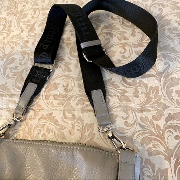 Juicy Couture Gray Leather Crossbody Handbag Logo on Strap Gorgeous - Picture 9 of 13